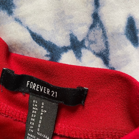 red FOREVER 21 flare shorts - Picture 3 of 3